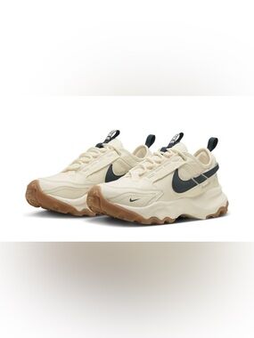Nike TC 7900 Sneakers in Beige/Navy - Women’s Size 9.5US